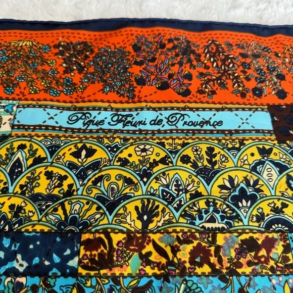 HERMES Pique Fleuri de Provence by Christine Henry Silk Scarf - Picture 5 of 11
